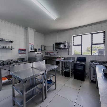 Zzzone Boutique Hostel Херманус Экстерьер фото