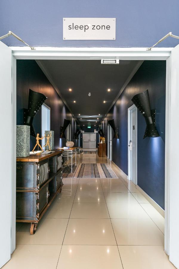 Zzzone Boutique Hostel Херманус Экстерьер фото