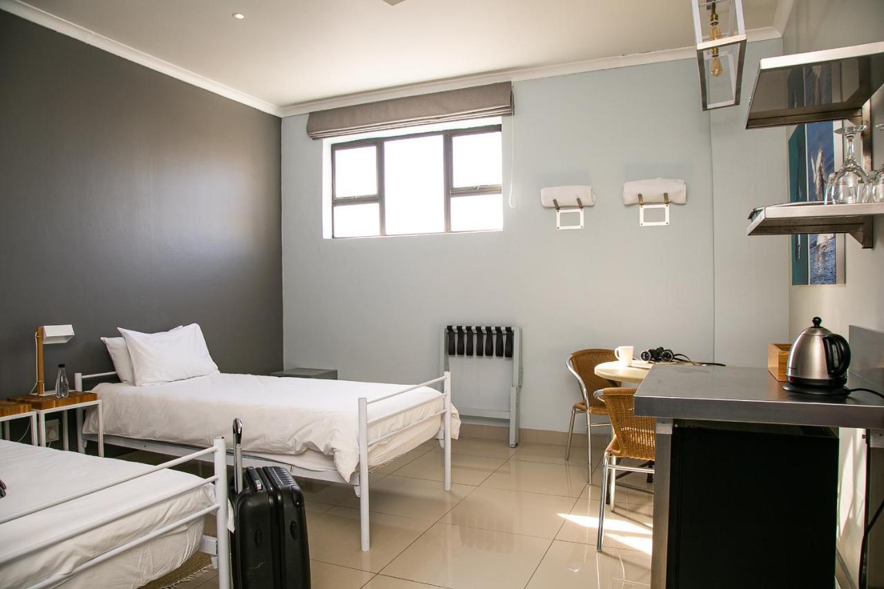 Zzzone Boutique Hostel Херманус Экстерьер фото