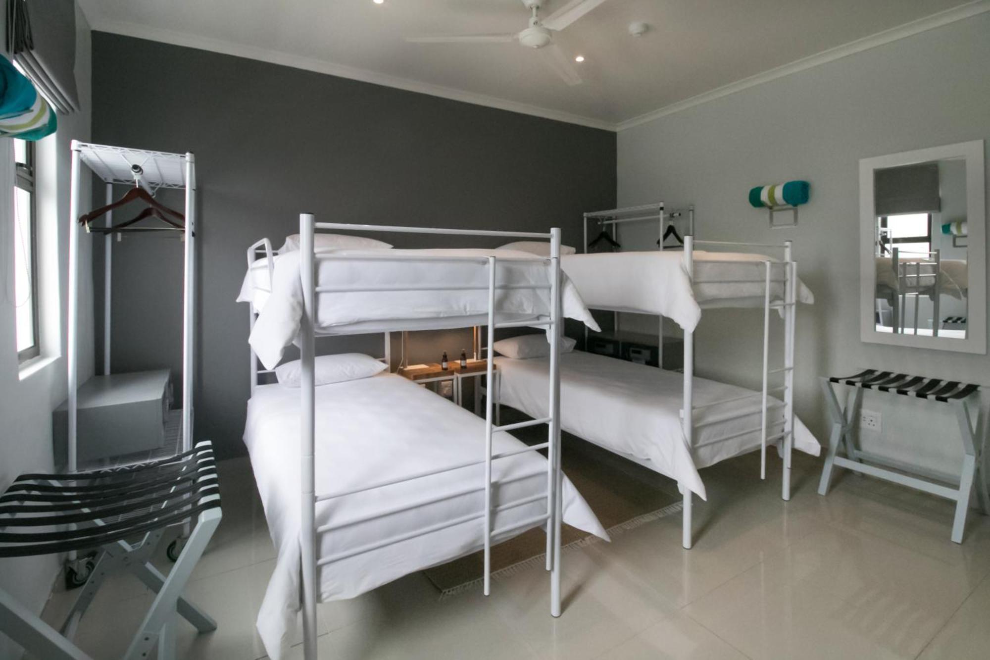 Zzzone Boutique Hostel Херманус Экстерьер фото