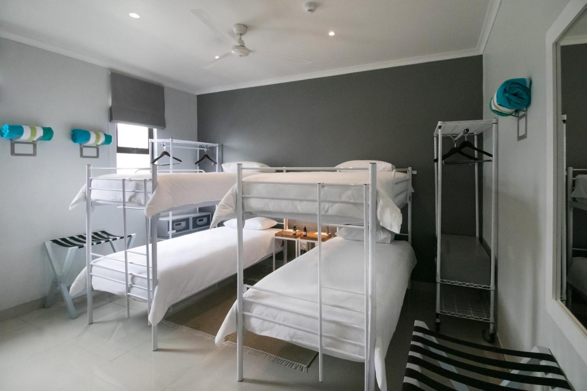Zzzone Boutique Hostel Херманус Экстерьер фото